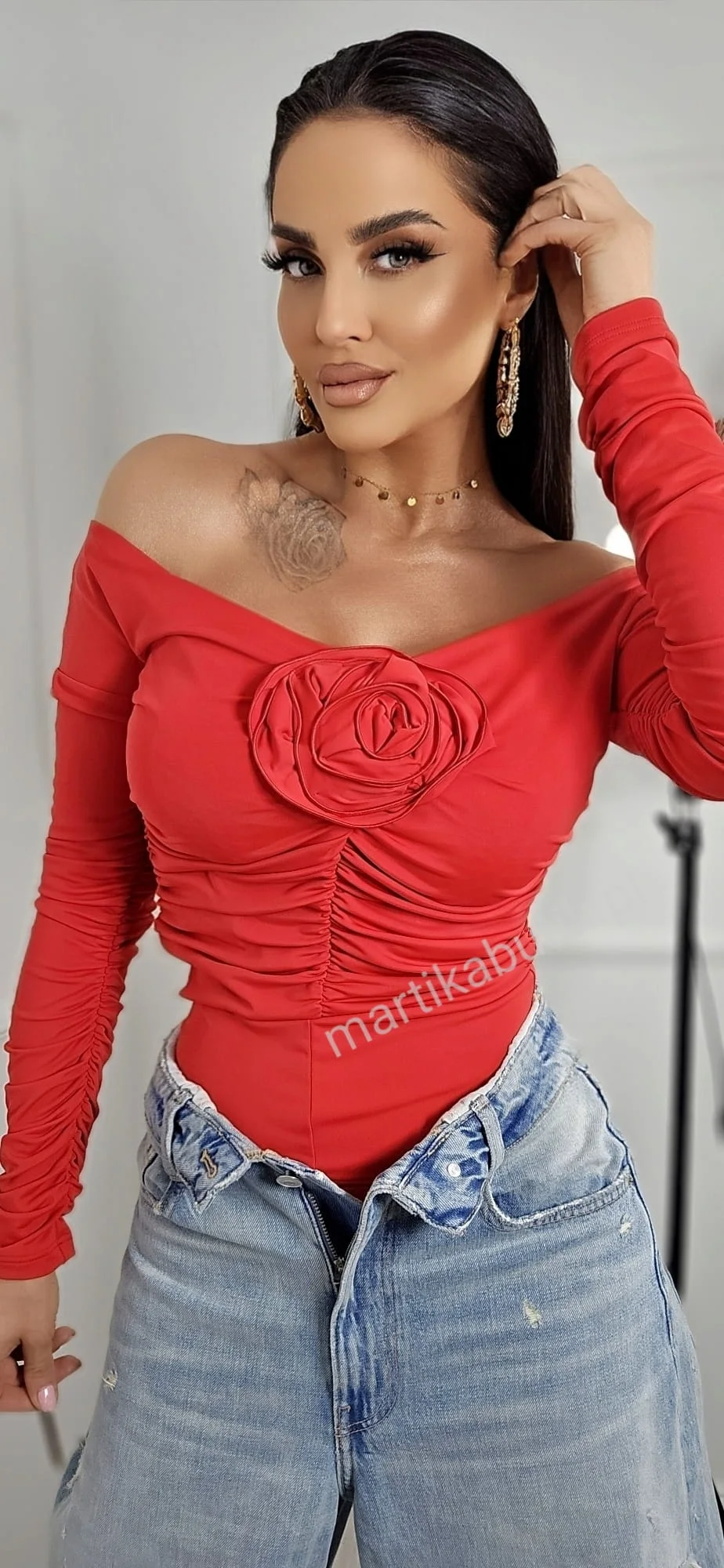 Bluzka z różą czerwona La Diva