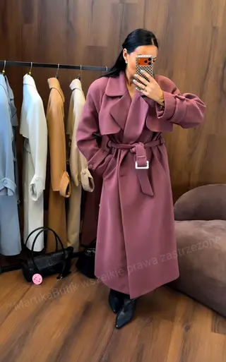 Płaszcz DELUXE szminka LA MILLA