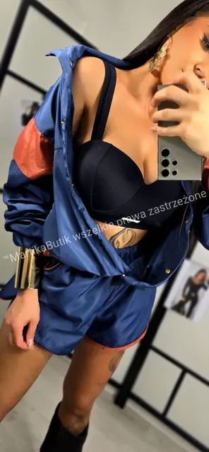 Top push up logo czarny LA MILLA